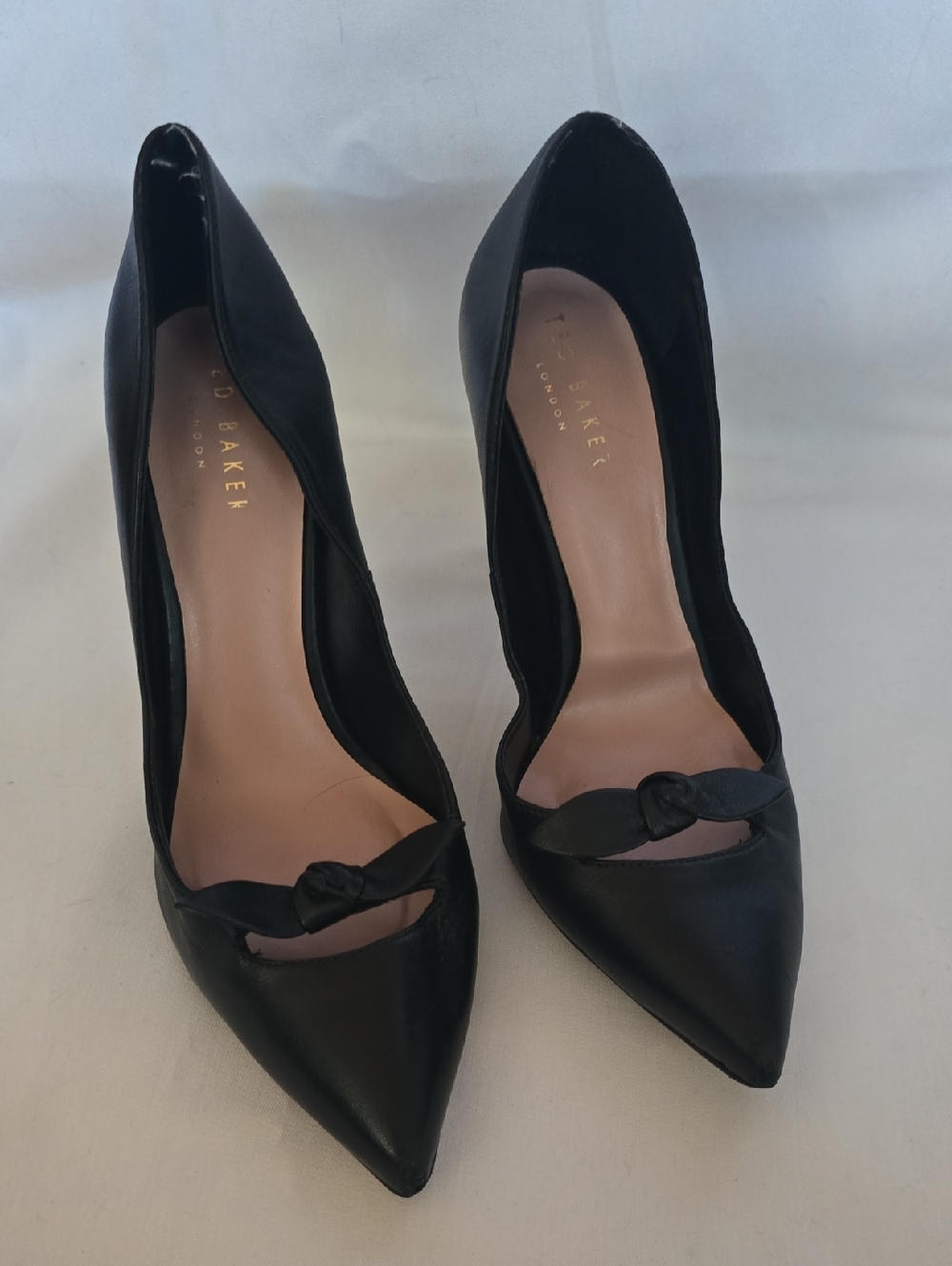 Teliah Leather Pump In Black
